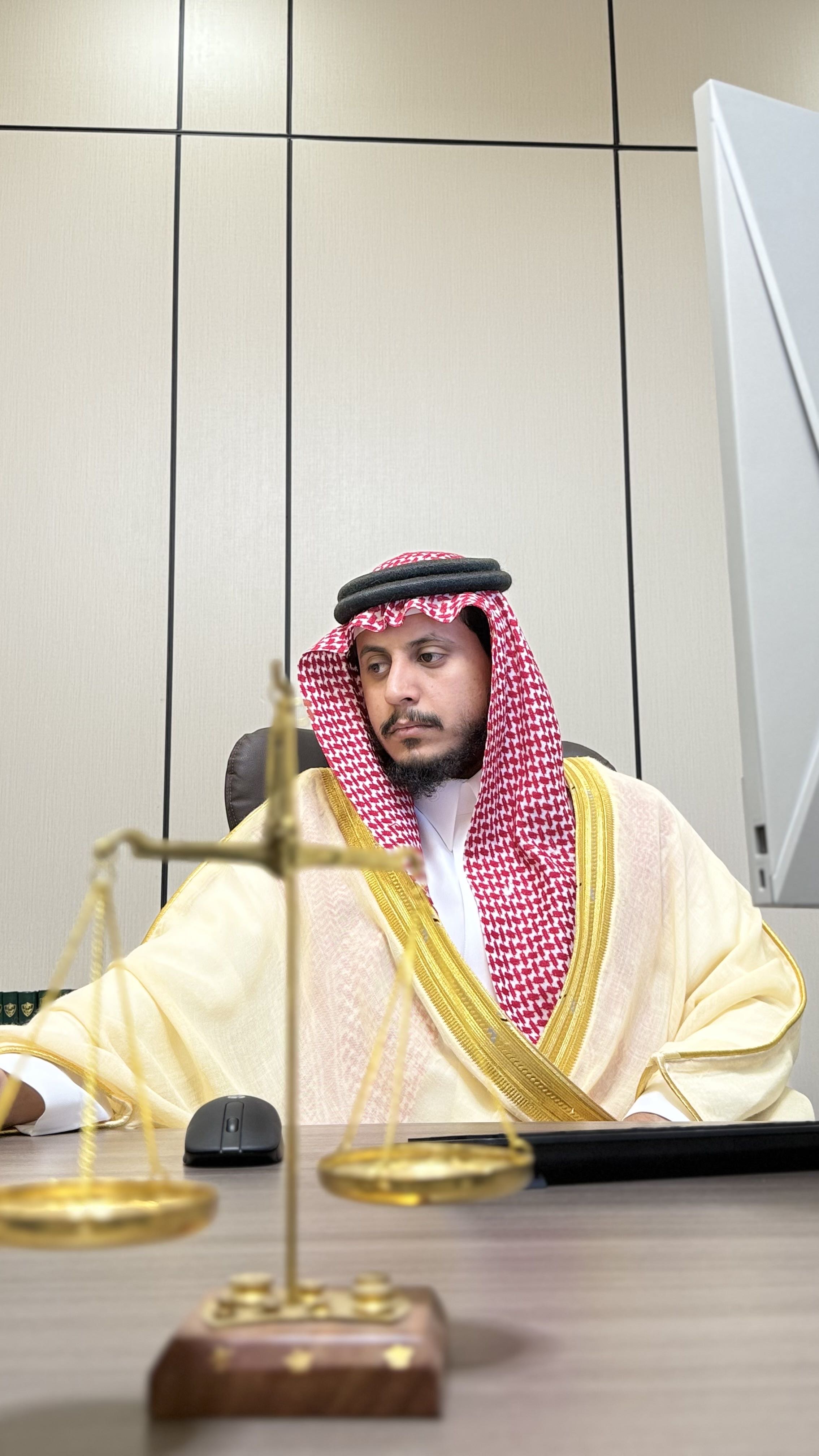 محامي عبدالله سعيد ابوطافش  - جزائية, عقارية, مالية, نصب واحتيال, عمالية, أخطاء طبية, تمويلية, تجارية, تنفيذ, تركات, فسخ نكاح, جرائم معلوماتية, تشهير, أوراق مالية, إعلامية, الضريبة, الإداري